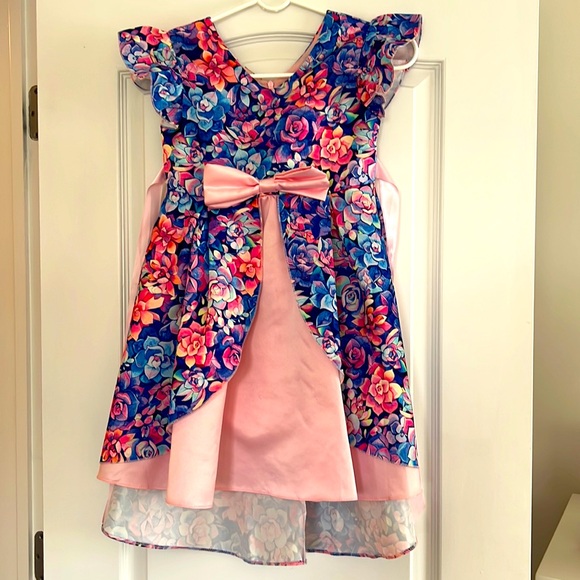 Dress - Picture 1 of 3
